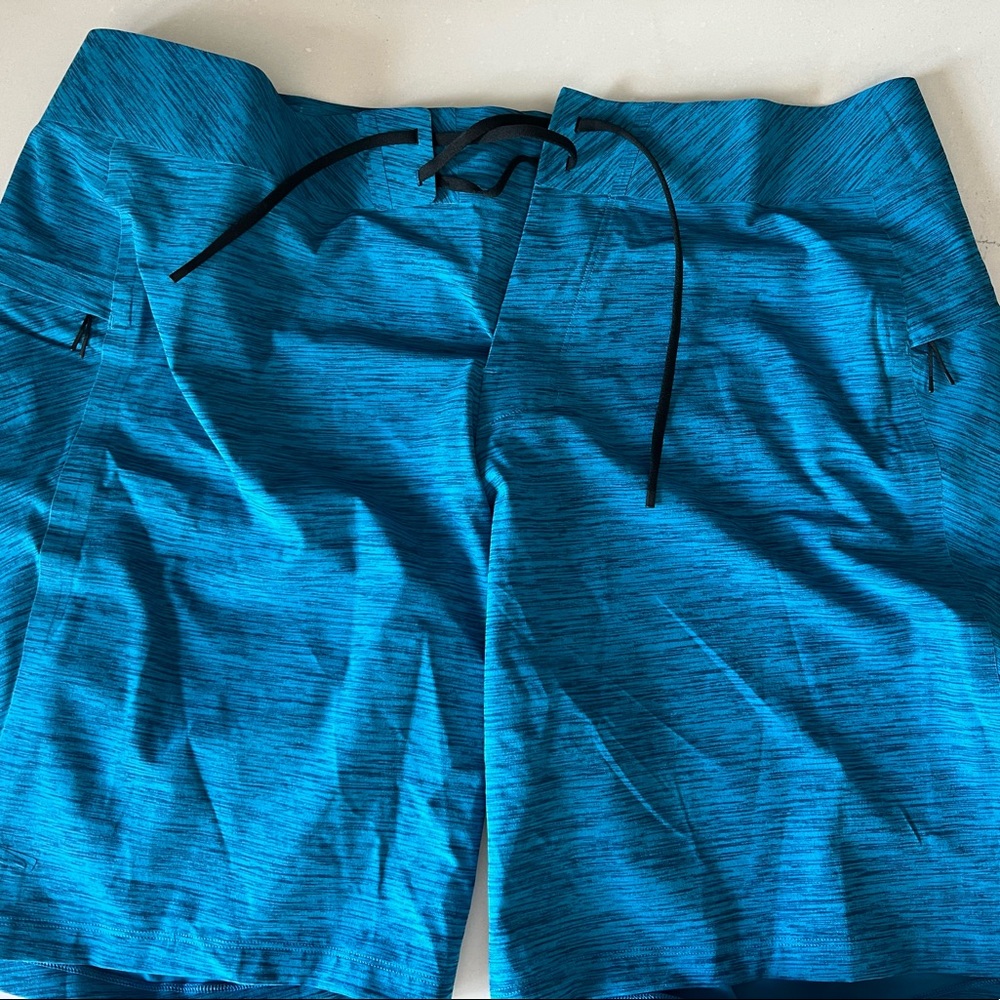 Mens Lululemon current state board short 9” size 36